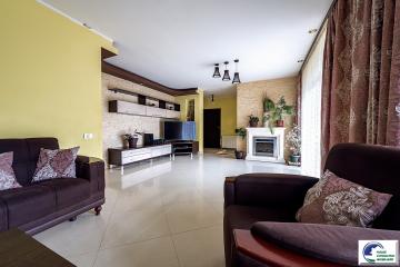 DSC_1803-Edit.jpg
